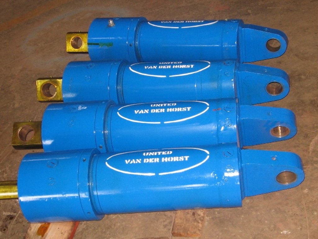 HYDRAULIC CYLINDERS