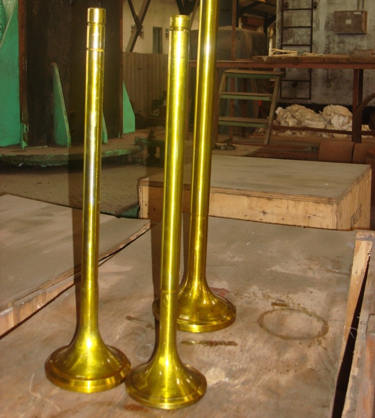 EXHAUST VALVES SPINDLES