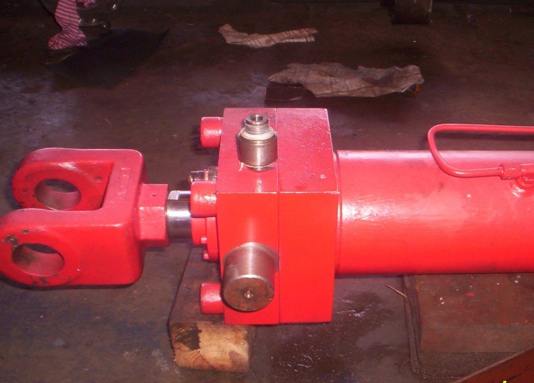 PNEUMATIC CYLINDERS